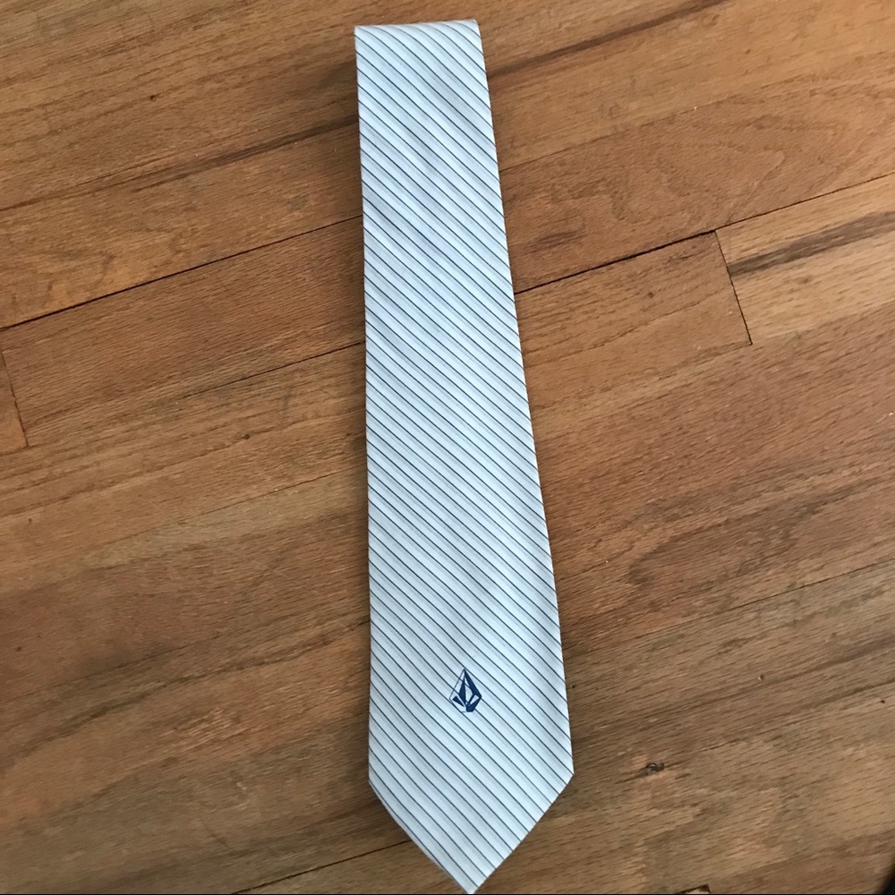 Volcolm Tie